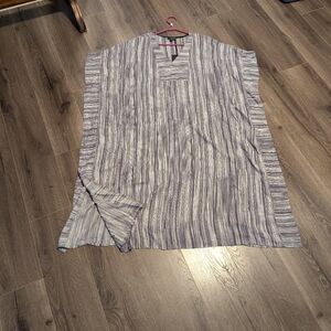 Simply Vera. Striped Gray and White Kaftan. Size Large. Rayon. NWT. Lightweight